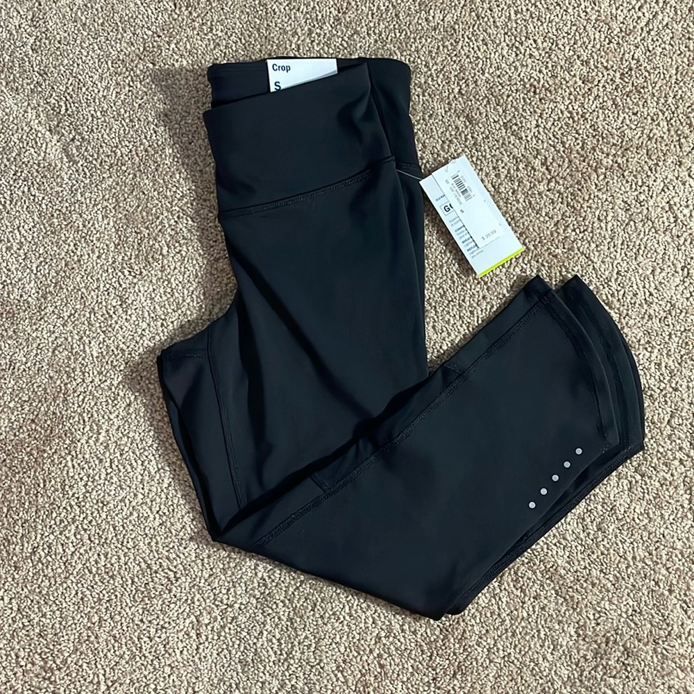NWT Old Navy Women’s Cropped Leggings